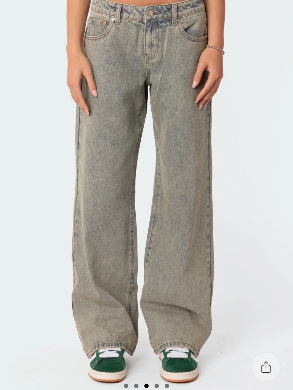 Wide Leg low-rise Jeans in Faded Gray